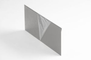 Blech mit Umfalzung aus Alu einseitig silber-grau beschichtet, Stärke 0,8 mm
